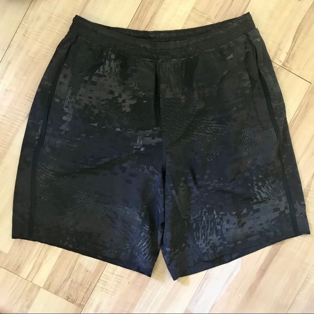 Men’s lululemon shorts 9 inch